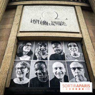 JR installe des portraits sur le Palais d'Iéna