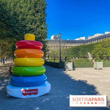 Photos : Jouets géants Fisher Price au Jardin du Palais Royal