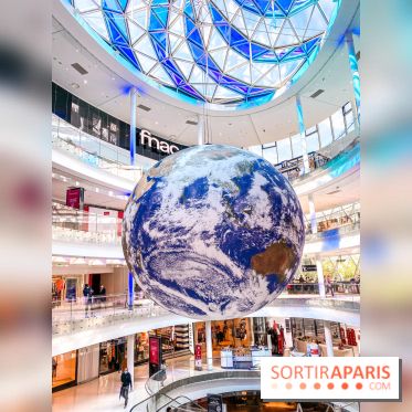 Gaïa de Luke Jerram à Beaugrenelle