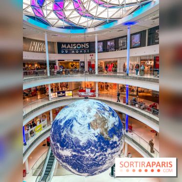 Gaïa de Luke Jerram à Beaugrenelle