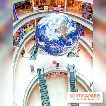 Gaïa de Luke Jerram à Beaugrenelle