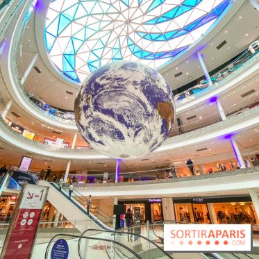 Gaïa de Luke Jerram à Beaugrenelle