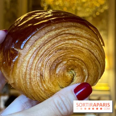Le petit-déjeuner du Meurice Paris avec les viennoiseries de Cédric Grolet - pain au chocolat