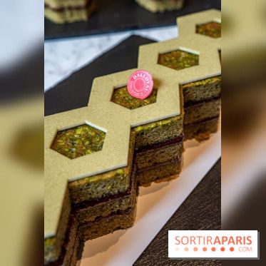 Dalloyau dévoile un menu et un cake CBD en collab avec Divie Paris
