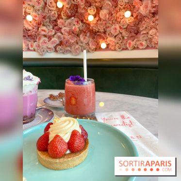 Elan café, le célèbre salon de thé rose aux Galeries Lafayette