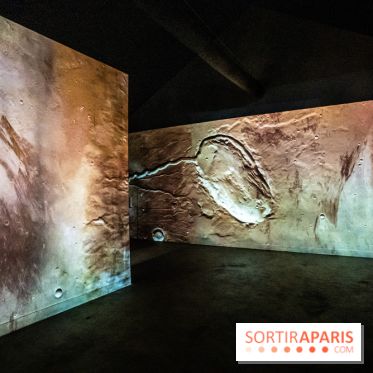 Photos : Destination Cosmos à l'Atelier des Lumières