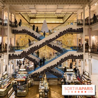 Photos : les vitrines et décorations de Noël du Bon Marché 2021