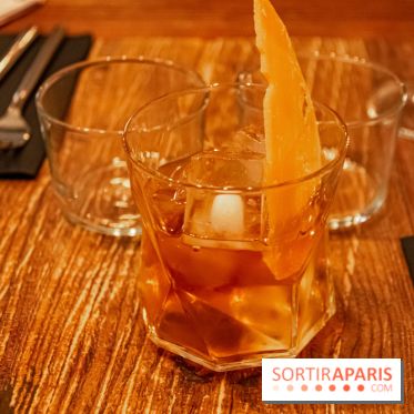 Lovebird : cocktails astrologiques et cuisine de saison à Paris