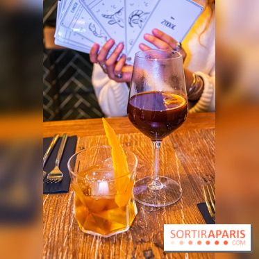 Lovebird : cocktails astrologiques et cuisine de saison à Paris