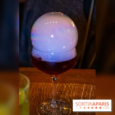 Lovebird : cocktails astrologiques et cuisine de saison à Paris