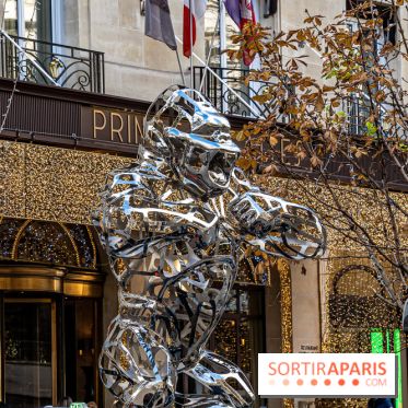 Exposition de Richard Orlinski avec Georges V et sur les Champs-Elysées