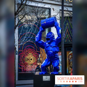 Exposition de Richard Orlinski avec Georges V et sur les Champs-Elysées