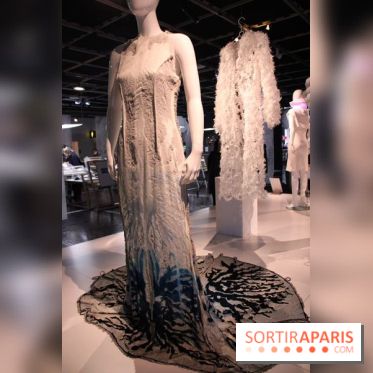 Herself Dress par Helen Storey