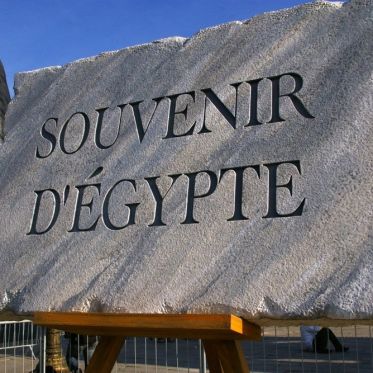 astérix exposition urbaine : "les gaulois envahissent Lutèce". 50 ans Astérix