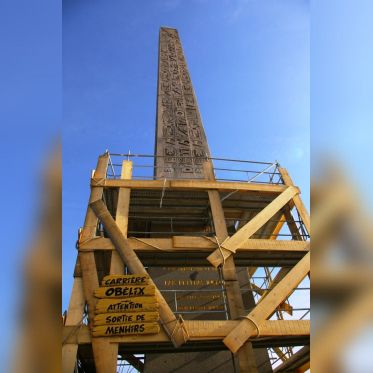 astérix exposition urbaine : "les gaulois envahissent Lutèce". 50 ans Astérix
