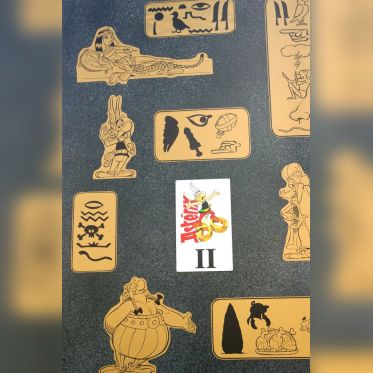 astérix exposition urbaine : "les gaulois envahissent Lutèce". 50 ans Astérix