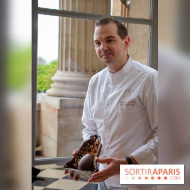 La cloche de Pâques 2022 de l'hôtel de Crillon