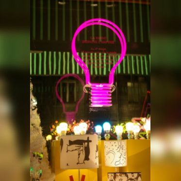 Le BHV illuminé par Beth Ditto et Jean-Charles de Castelbajac - Noël 2009