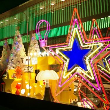 Le BHV illuminé par Beth Ditto et Jean-Charles de Castelbajac - Noël 2009