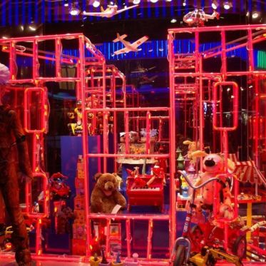 Le BHV illuminé par Beth Ditto et Jean-Charles de Castelbajac - Noël 2009