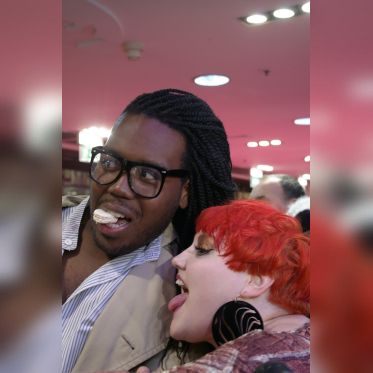 Le BHV illuminé par Beth Ditto et Jean-Charles de Castelbajac - Noël 2009