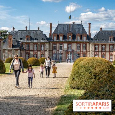 Le Château de Breteuil, ses jardins remarquables et contes de Perrault enfants
