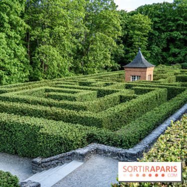 Le Château de Breteuil, ses jardins remarquables et contes de Perrault 
