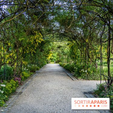 Le Château de Breteuil, ses jardins remarquables et contes de Perrault 