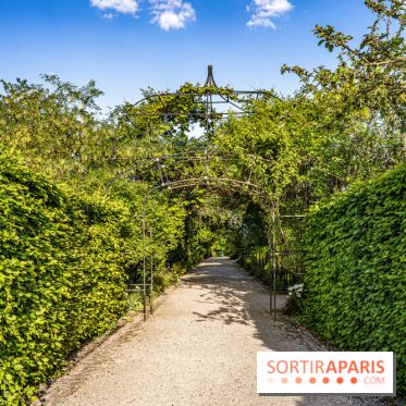 Le Château de Breteuil, ses jardins remarquables et contes de Perrault 