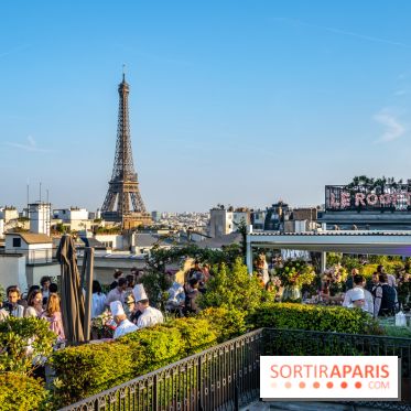 Le bar en Rooftop du Peninsula en photo
