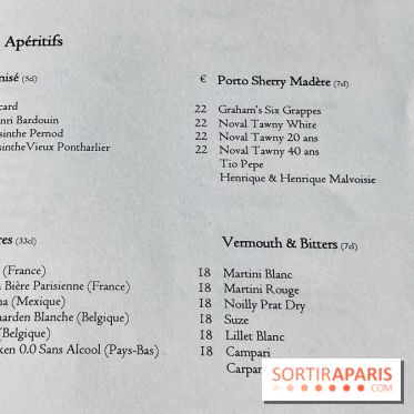 Le bar en Rooftop du Peninsula en photo