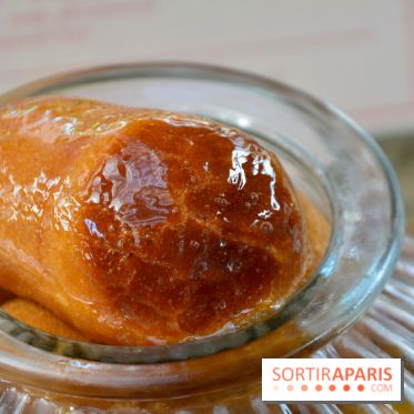 Un bar à glaces et un dessert dans un train de la Félicita