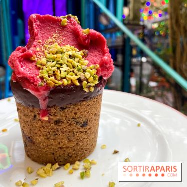 Un bar à glaces et un dessert dans un train de la Félicita