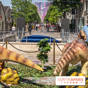 Le ciel de cerfs volants à Bercy Village 