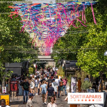 Le ciel de cerfs volants à Bercy Village 