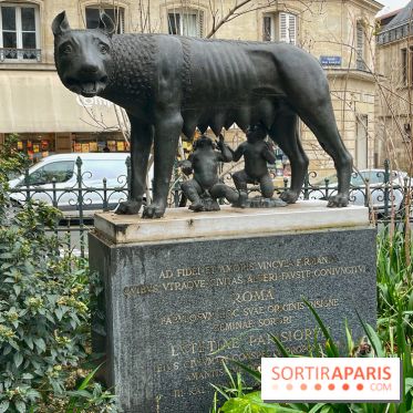 Visuels Paris - louve - square Samuel paty