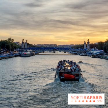 Visuels Paris - La Seine - Péniche - Coucher de soleil 