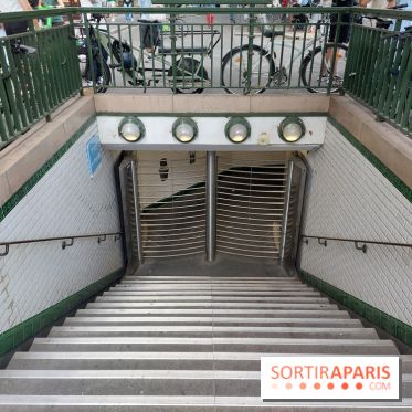 Visuels Paris - transport - métro - station fermée