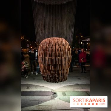 Nuit Blanche 2022 sur la place de la Samaritaine : Bing Bang, une sculpture hypnotisante et sonore