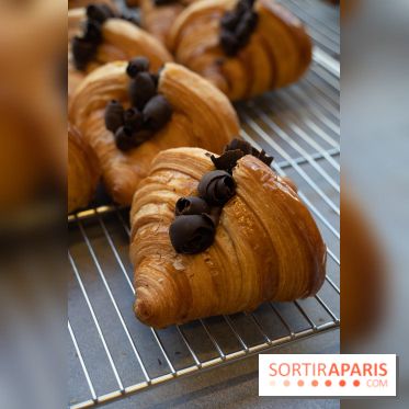 L'Éclair de Génie Café Paris - croissant chocolat