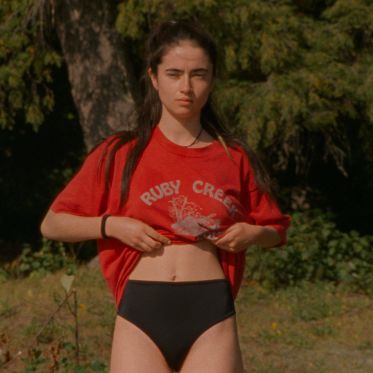 Falcon Lake, de Charlotte Le Bon