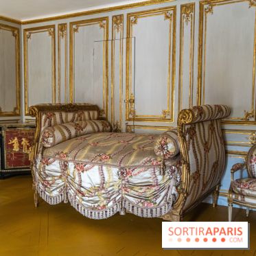Les appartements de Madame Du Barry restaurés au Château de Versailles - chambre - lit