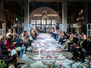 Le Défilé du Printemps : assistez à des défilés mensuels au cœur du grand magasin