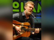 Glen Hansard, le chanteur et musicien irlandais, est décédé à l'âge de 56 ans