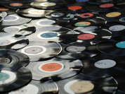 Europe 1 organise une vente de vinyles issus de sa discothèque