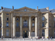 Les mairies les plus insolites d'Île-de-France : les architectures les plus originales 