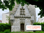 D'où vient cette intrigante façade de la renaissance plantée dans un jardin municipal ?