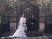 The Handmaid’s Tale : la servante écarlate : Josh Charles, Yvonne Strahovski