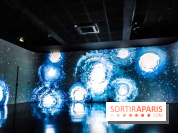 Verse, l'exposition au bar du Studio de l'Atelier des Lumières