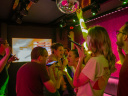KaraFun Bar Paris : le karaoké immersif pour un EVJF, un anniversaire ou une soirée mémorable